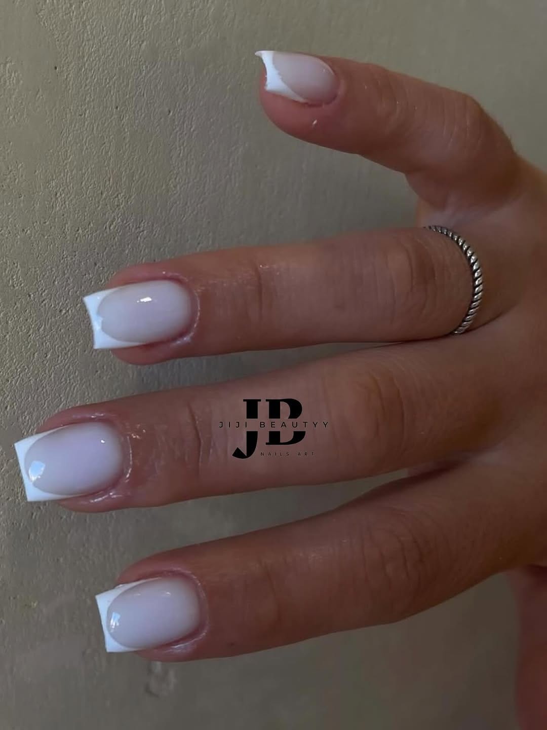 Post 9 by 𝓙𝓲𝓳𝓲 𝓑𝓮𝓪𝓾𝓽𝔂 𝓝𝓪𝓲𝓵𝓼 ᥫ᭡ on Instagram (image)
