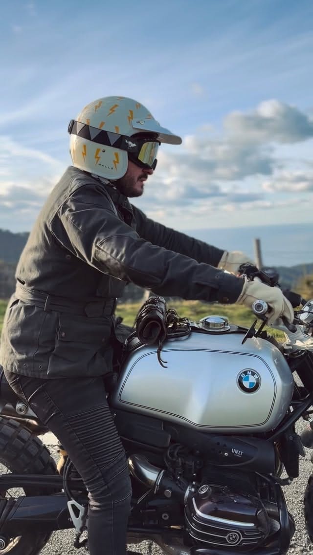 Post 6 by Guillermo V on Instagram (video)