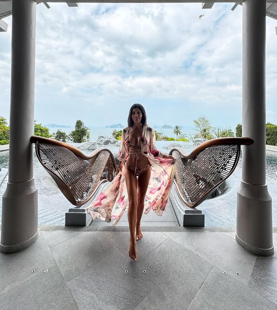 Post 8 by Diana Udrea on Instagram (carousel)