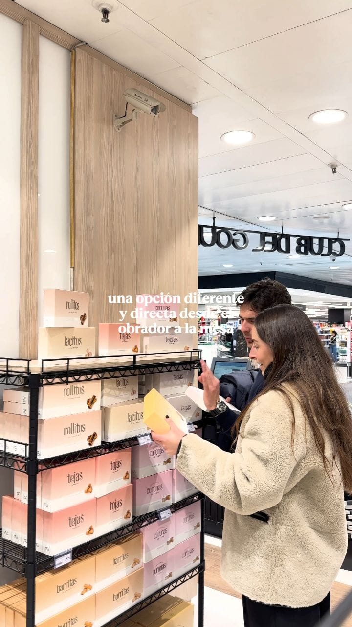 Post 8 by Nazaré Hojaldrería on Instagram (video)