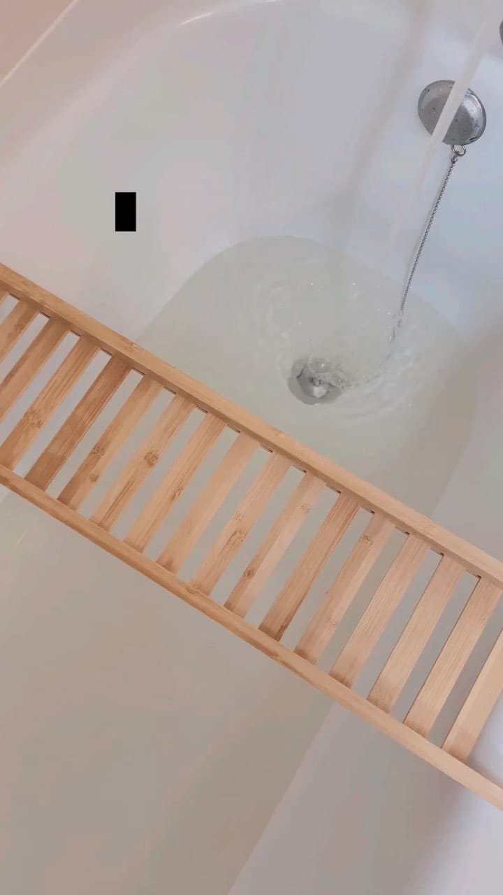 Post 10 by Luisa on Instagram (video)