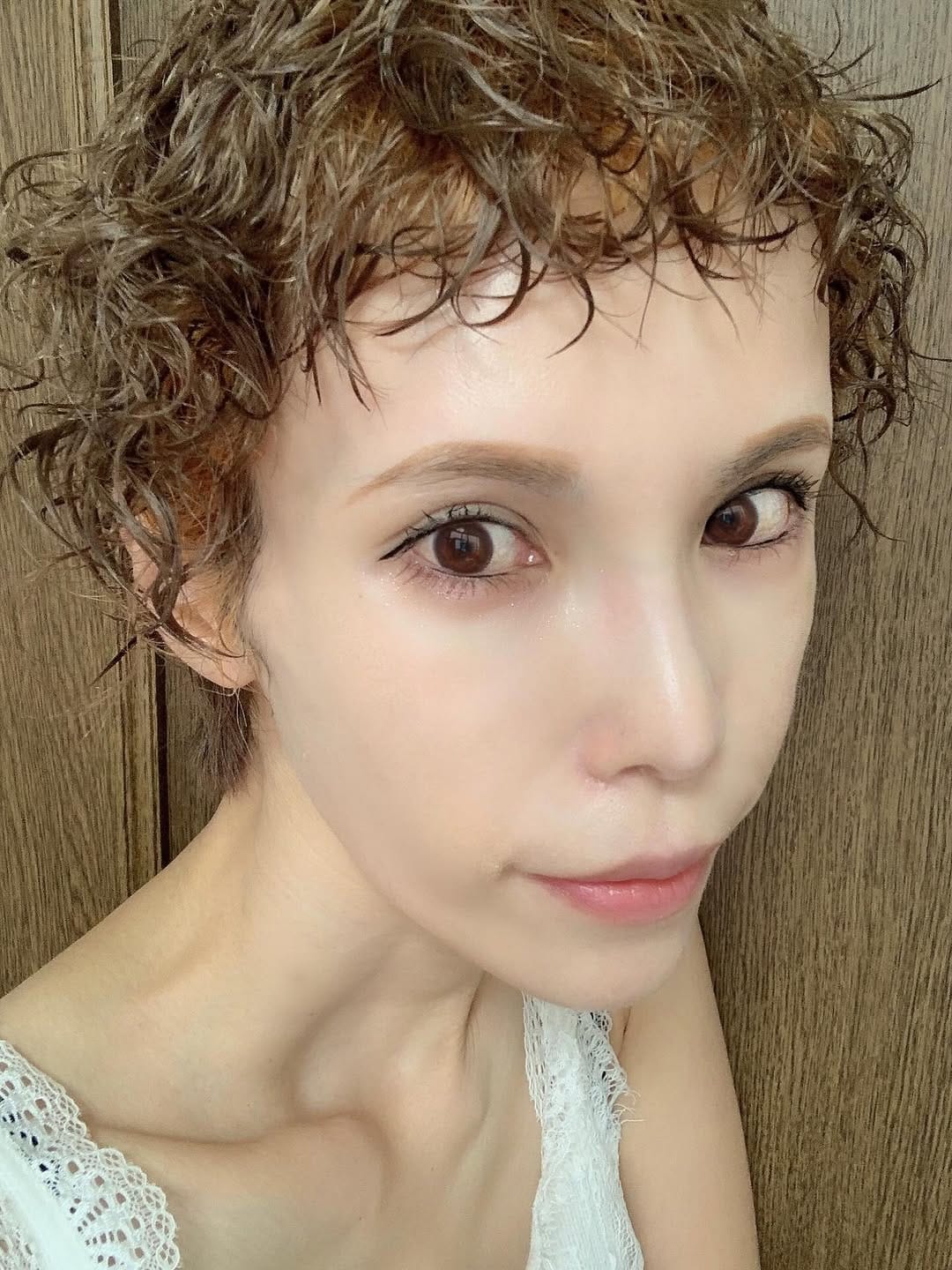 Post 9 by 𝙼𝚄𝚃𝚂𝚄𝙷𝙾✴︎ 𝘔𝘰𝘥𝘦𝘭 on Instagram (image)