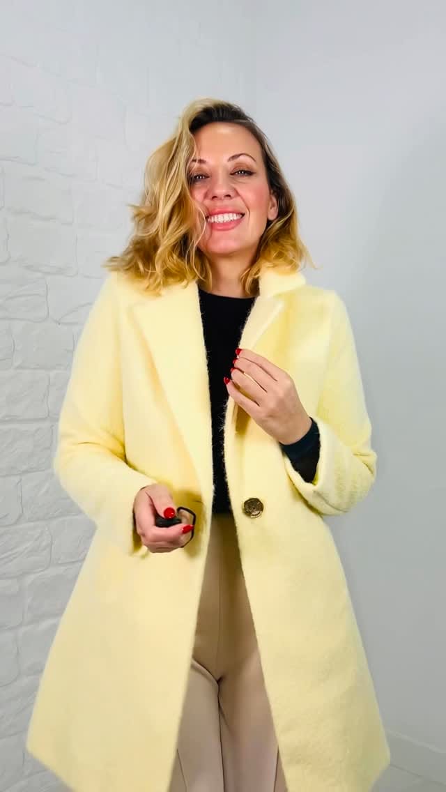 Post 1 by Mía💋®️ on Instagram (video)