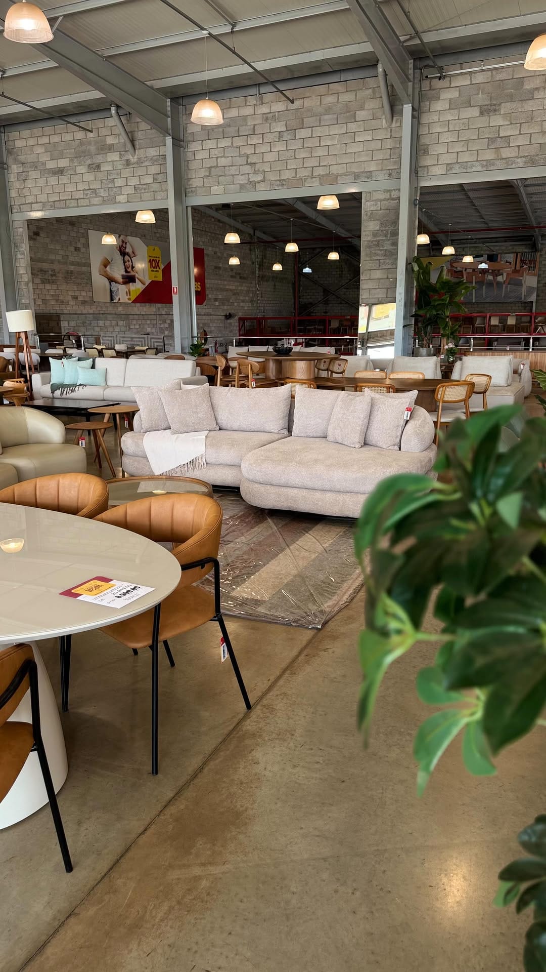 Post 7 by Casa Chique Outlet on Instagram (video)