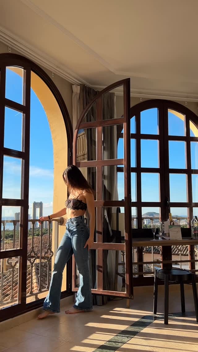 Post 3 by ANDREA MAYOR on Instagram (video)