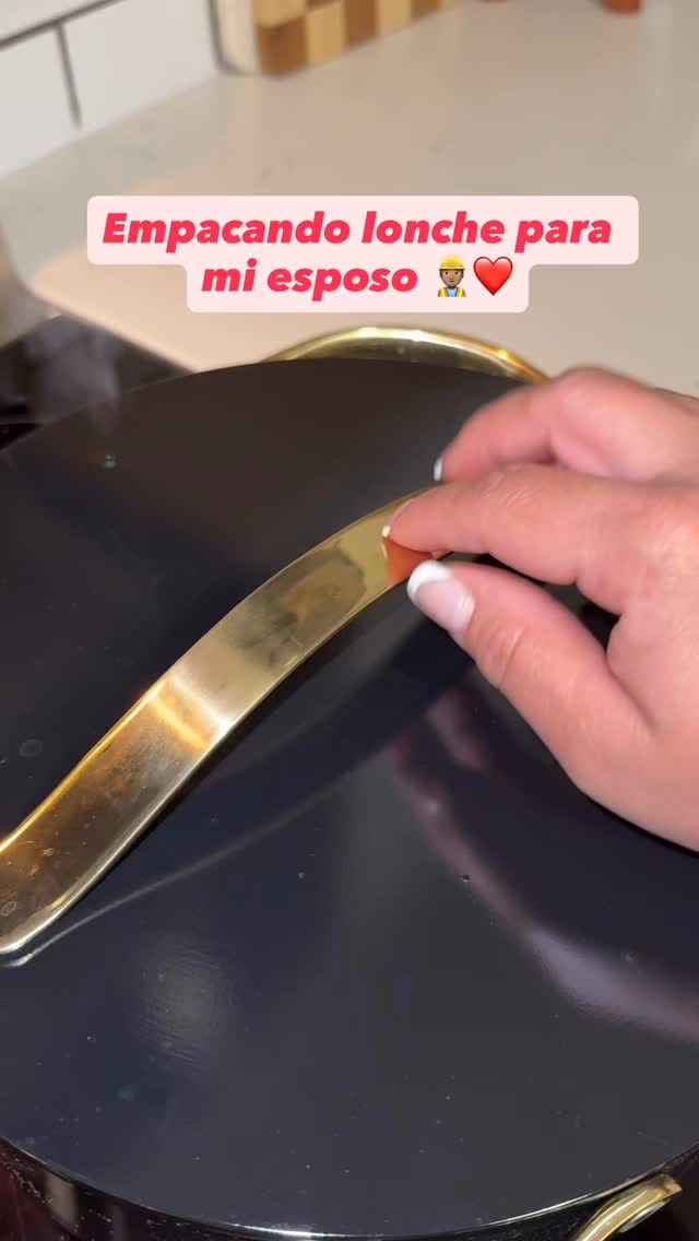 Post 10 by Araceli Valencia on Instagram (video)