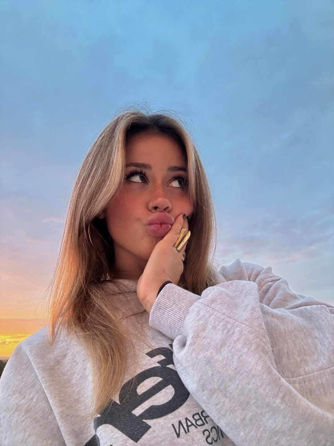 Post 6 by 𝐍 𝐄 𝐑 𝐄 𝐀   𝐑 𝐈 𝐂 𝐎  ;) on Instagram (carousel)