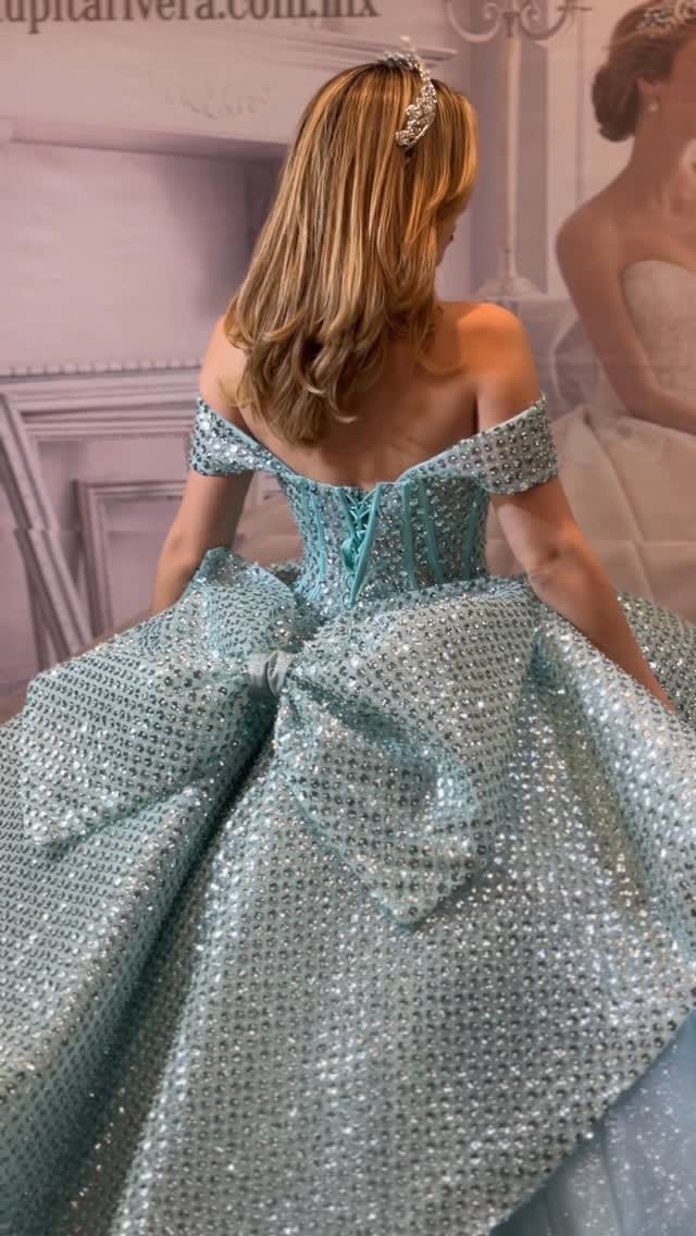 Post 7 by Lupita Rivera | Diseñadora de Modas | Novias & XV on Instagram (video)
