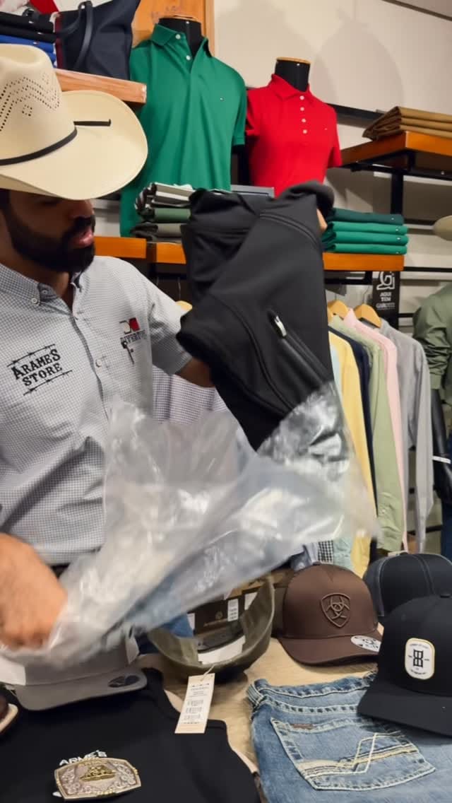 Post 10 by Arame’S Store on Instagram (video)