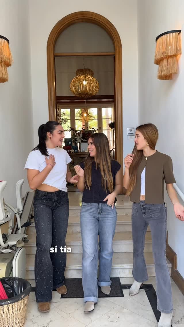 Post 5 by 𝗗𝗘𝗥𝗠𝗘𝗦 on Instagram (video)