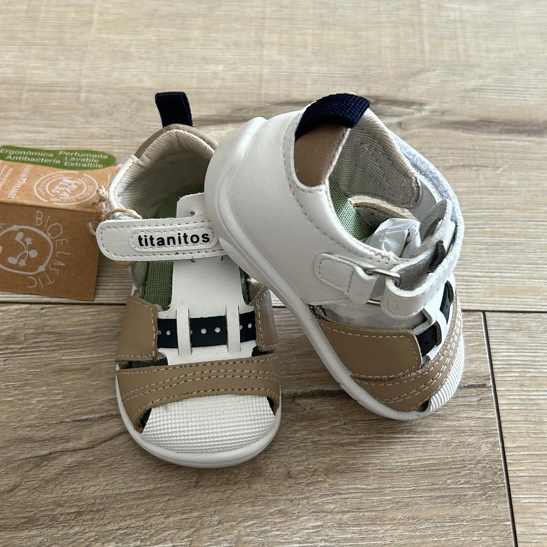 Post 5 by Zapateria Infantil Parapachín on Instagram (image)