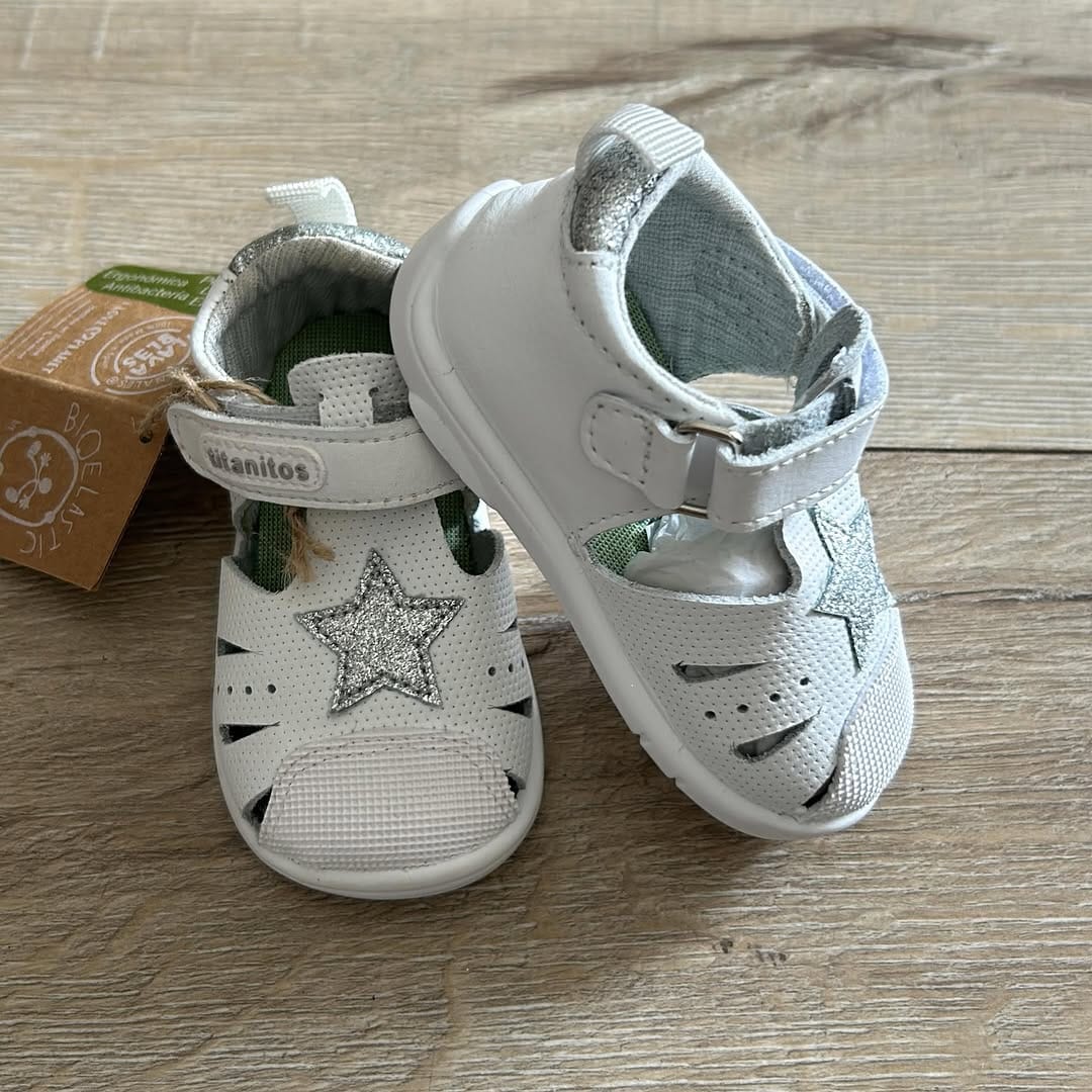 Post 8 by Zapateria Infantil Parapachín on Instagram (image)