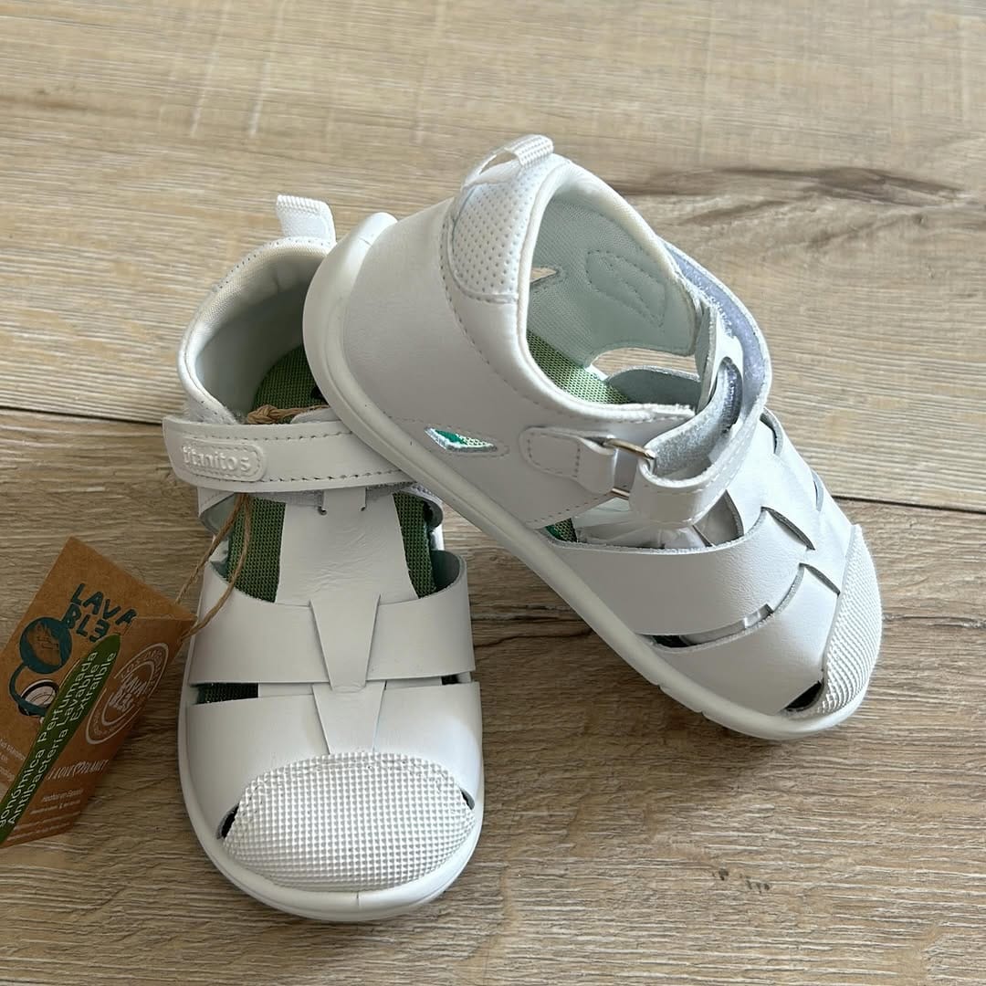 Post 2 by Zapateria Infantil Parapachín on Instagram (image)