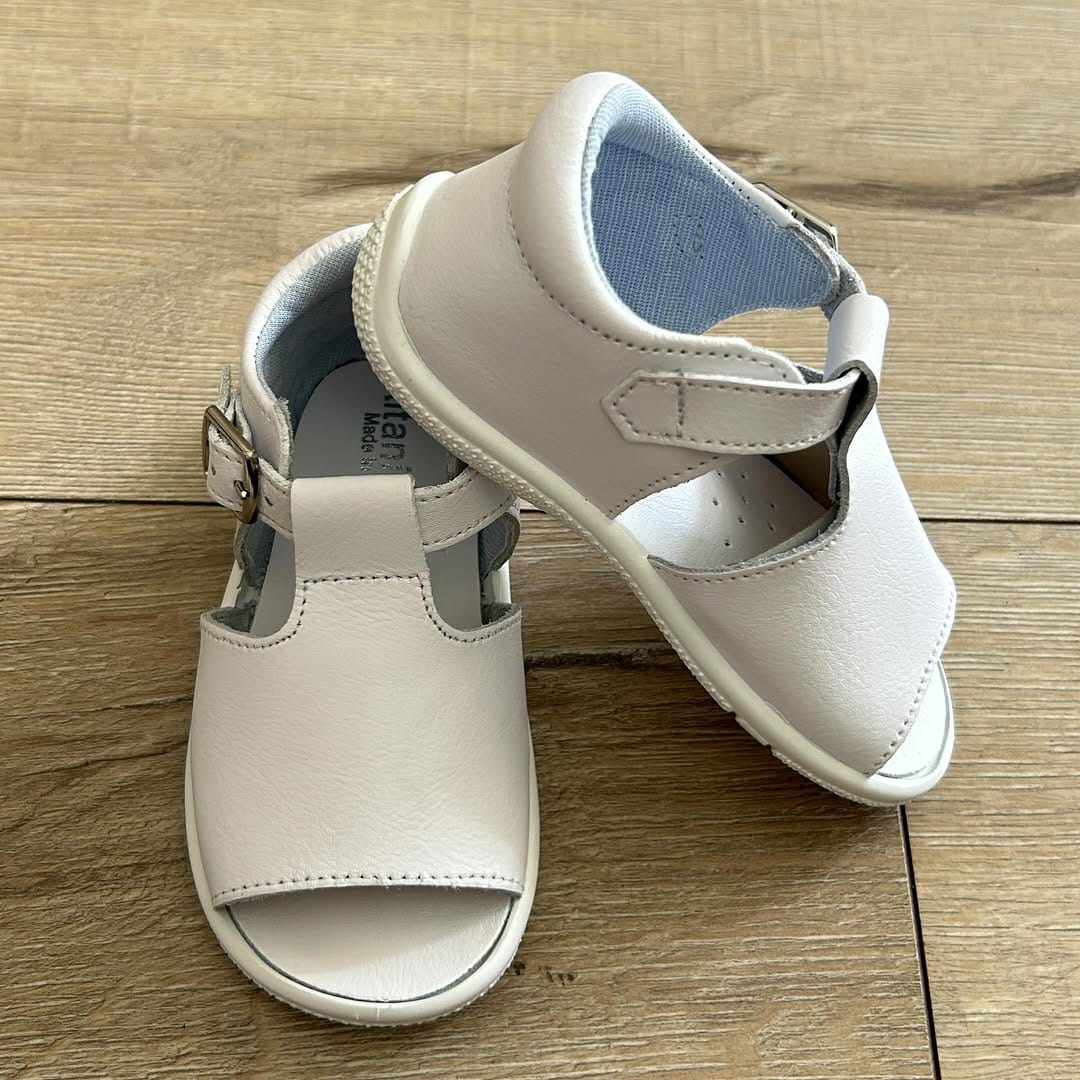Post 1 by Zapateria Infantil Parapachín on Instagram (image)