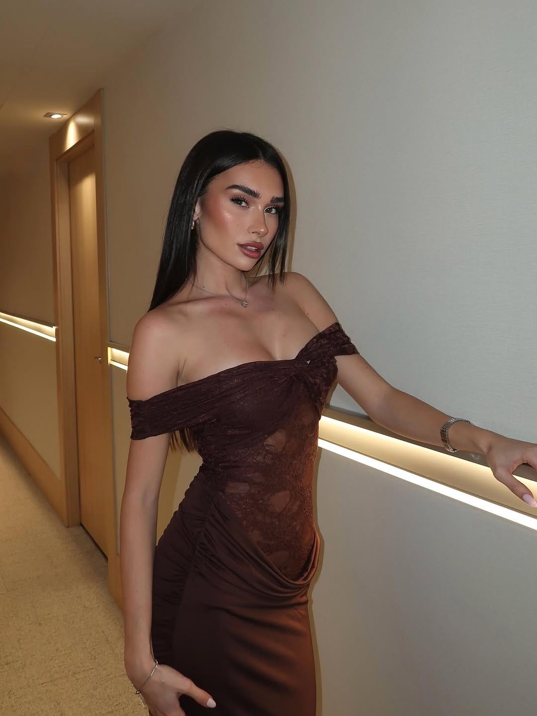Post 10 by 𝐉𝐔𝐋𝐈𝐀 𝐑𝐎𝐃𝐑𝐈𝐆𝐔𝐄𝐙 on Instagram (carousel)