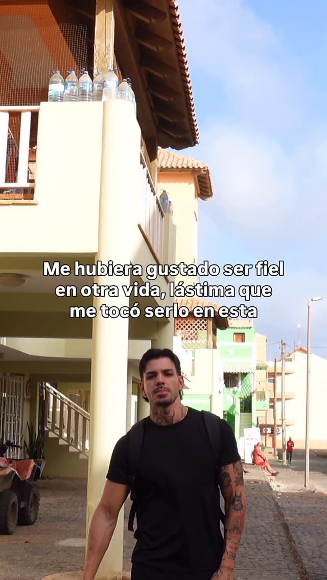 Post 3 by Carlos Andrés on Instagram (video)