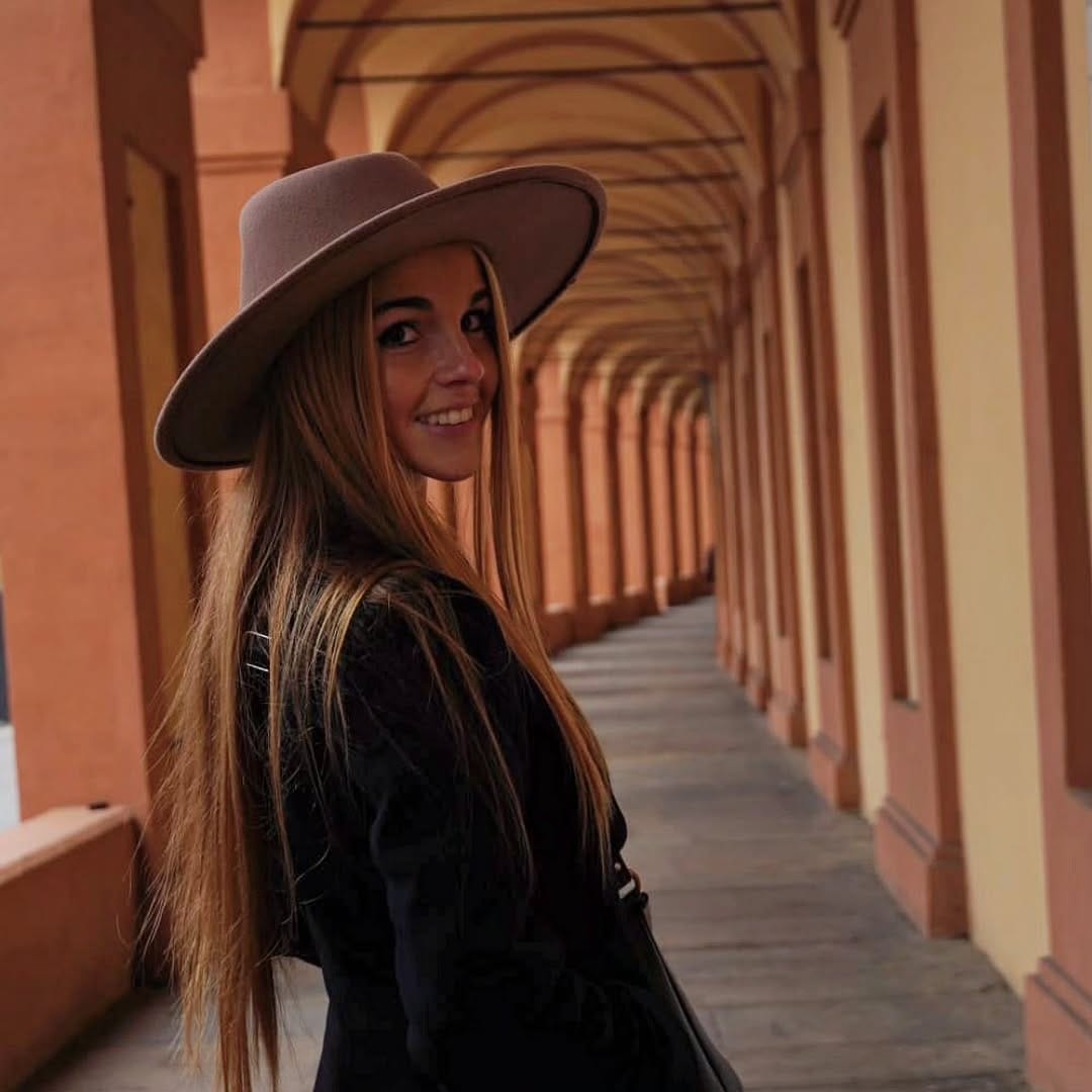 Post 10 by Ariana López García on Instagram (carousel)