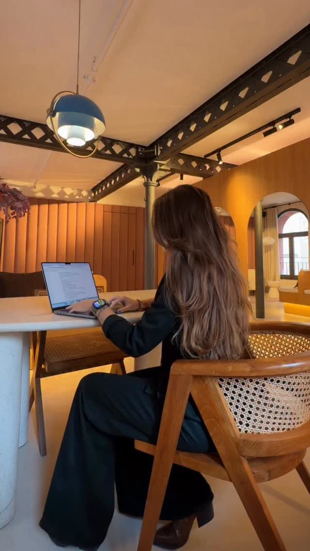 Post 1 by TWO SISTERS BCN | Moda Mujer on Instagram (video)
