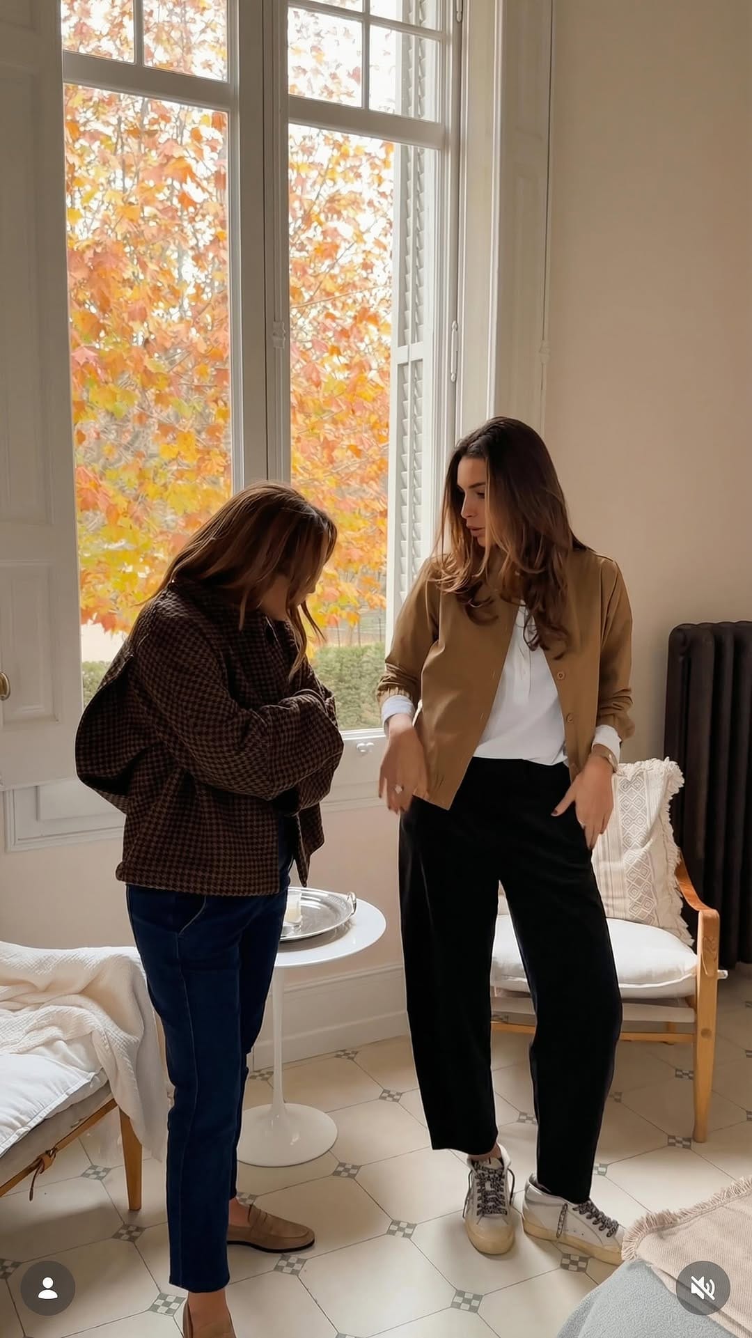 Post 8 by TWO SISTERS BCN | Moda Mujer on Instagram (video)