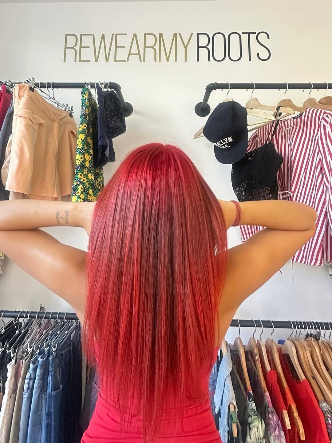 Post 8 by MYROOTS “We love hair” on Instagram (image)