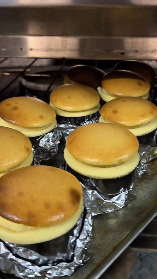 Post 6 by Elvis Ramos • Repostería on Instagram (video)