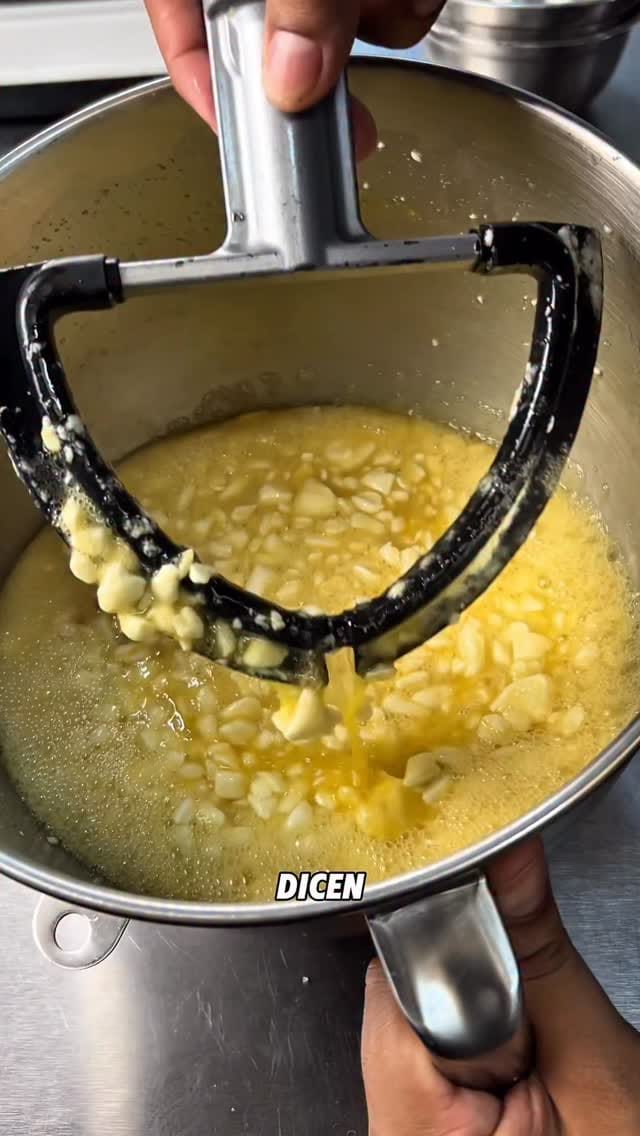 Post 10 by Elvis Ramos • Repostería on Instagram (video)