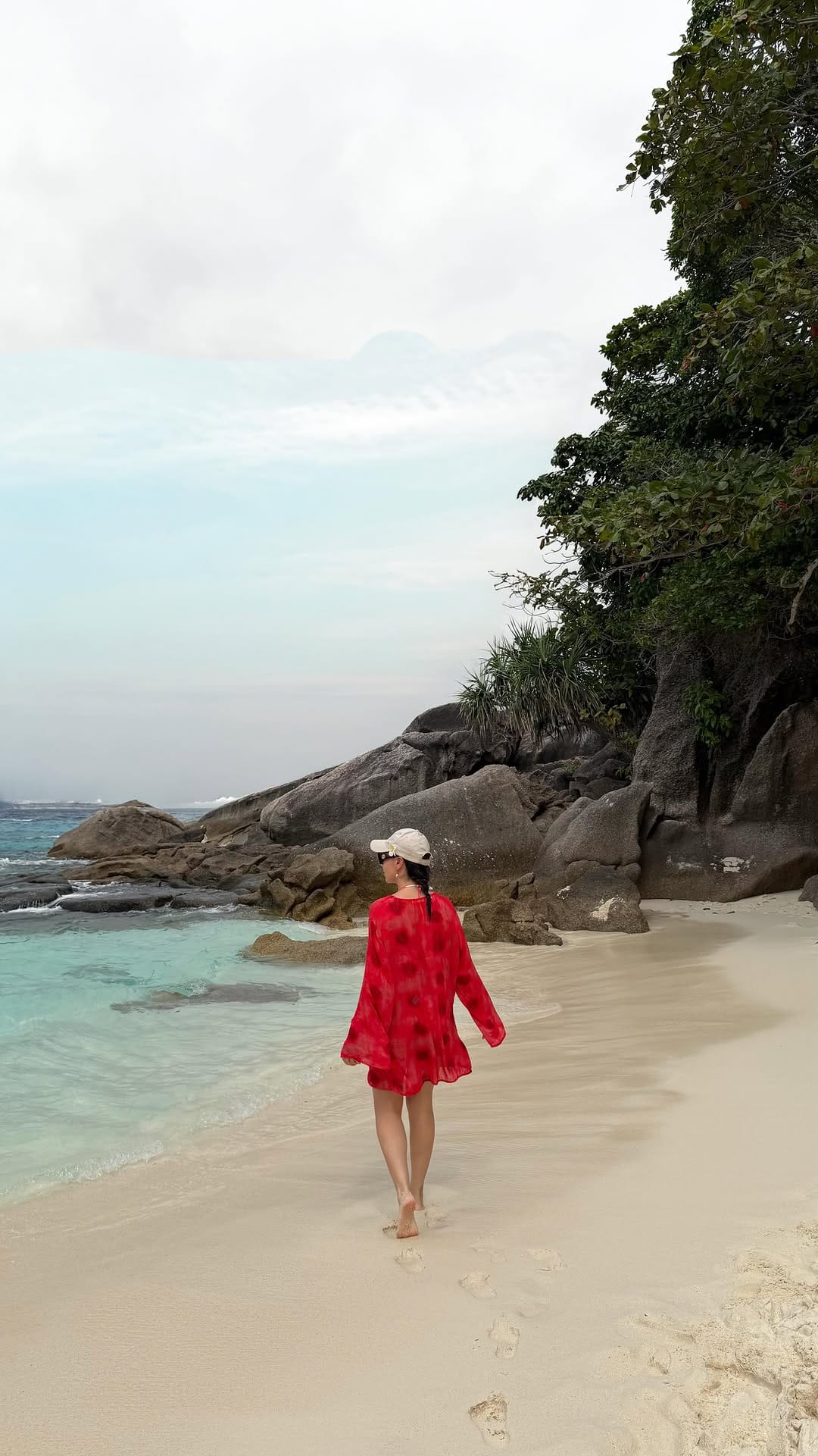 Post 2 by Sara Salah - Fashion OOTD on Instagram (video)