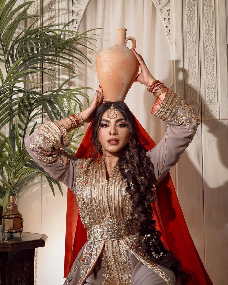 Post 4 by ZIANA NEGAFA UMIMIS✨ on Instagram (carousel)