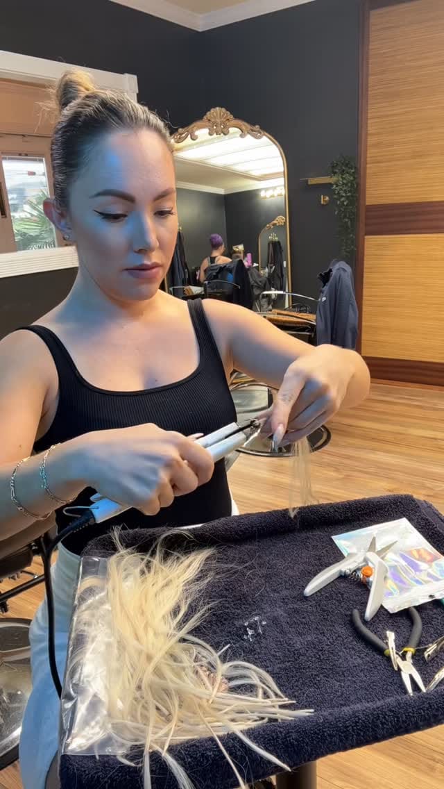Post 7 by 𝓛𝓾𝓬𝓮𝓻𝓸 𝓚𝓻𝓲𝓿𝓪𝓷𝓮𝓴| Emerald Coast Fl Stylist & Extension Expert on Instagram (video)