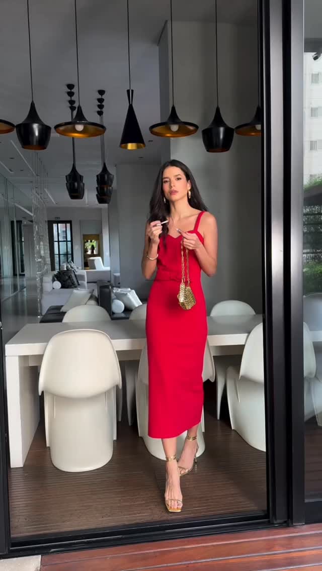 Post 9 by Flor Morena | P ao Plus Size on Instagram (video)