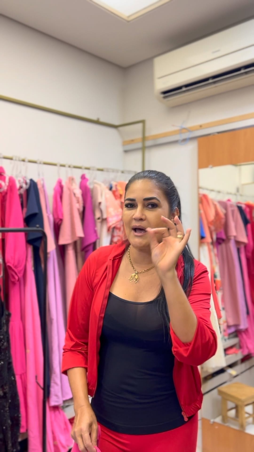 Post 4 by Flor Morena | P ao Plus Size on Instagram (video)