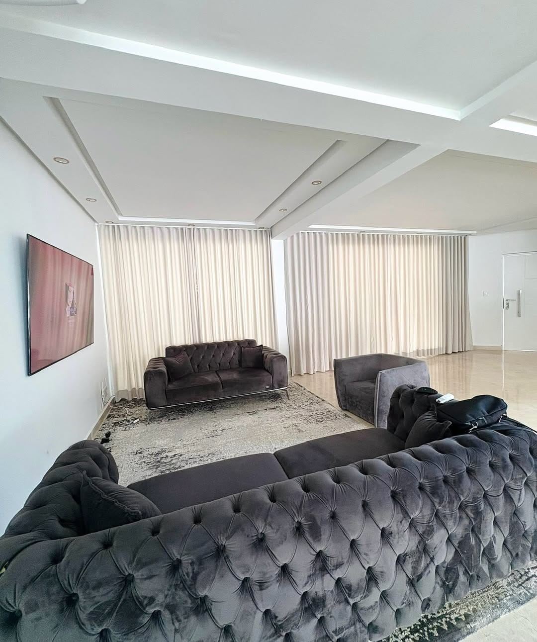 Post 7 by | CORTINAS | PERSIANAS | TOLDOS | on Instagram (carousel)