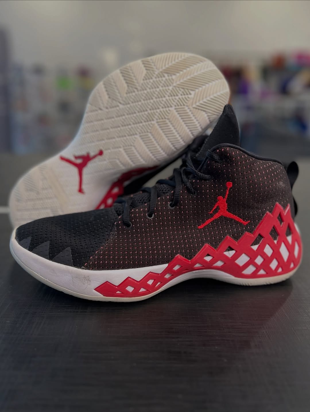 Post 3 by HOOPSHOES GARAGE | zapatillas de básquet a precios increíbles 🏀 on Instagram (carousel)