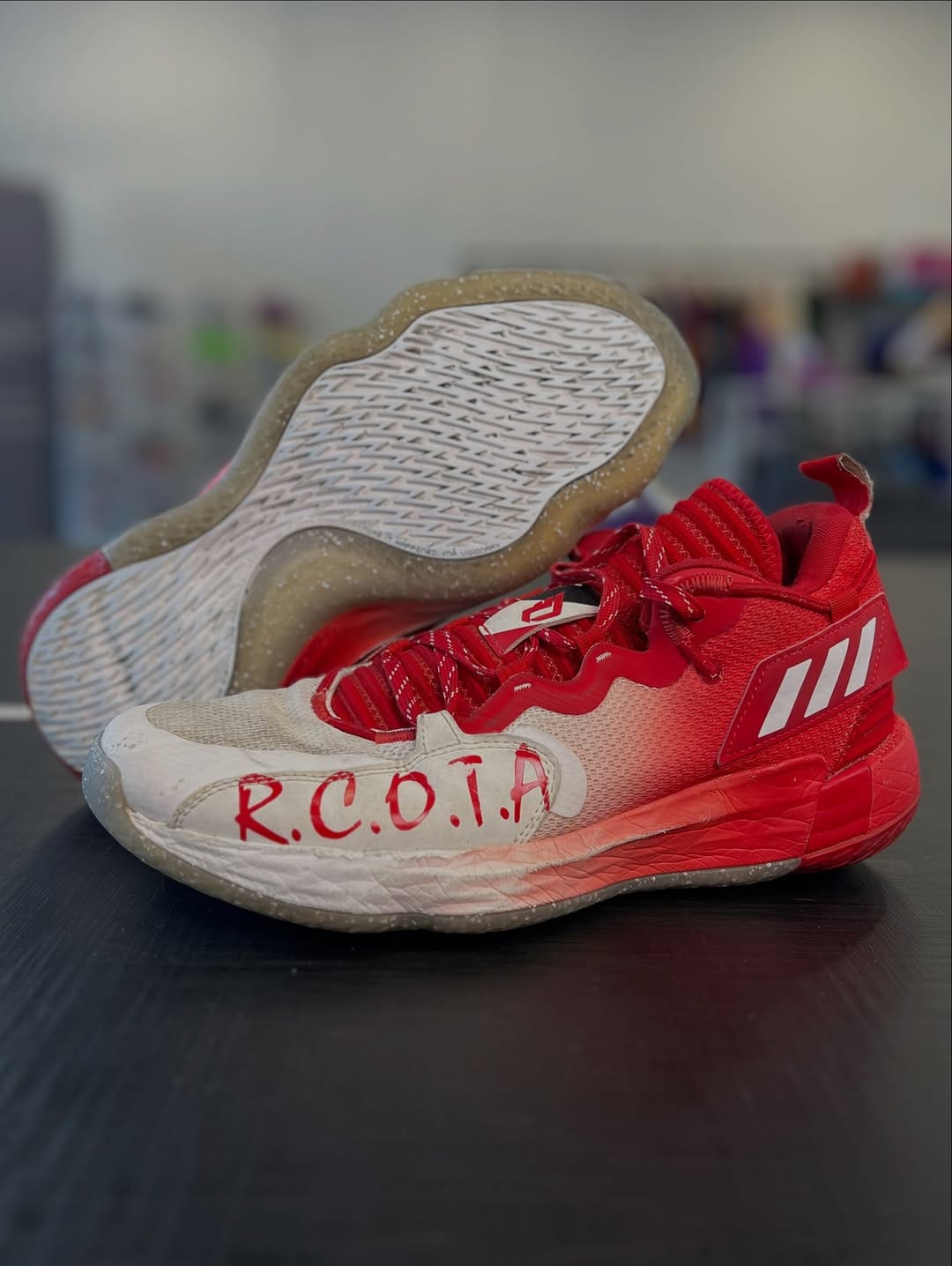 Post 10 by HOOPSHOES GARAGE | zapatillas de básquet a precios increíbles 🏀 on Instagram (carousel)