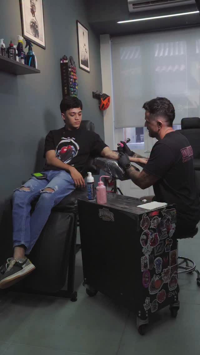 Post 7 by Tattoos ⚜️ Piercings  ⚜️ Tatuajes ⚜️ Cartagena on Instagram (video)