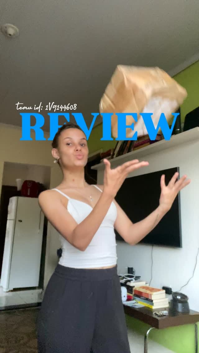Post 3 by vitoria lira on Instagram (video)