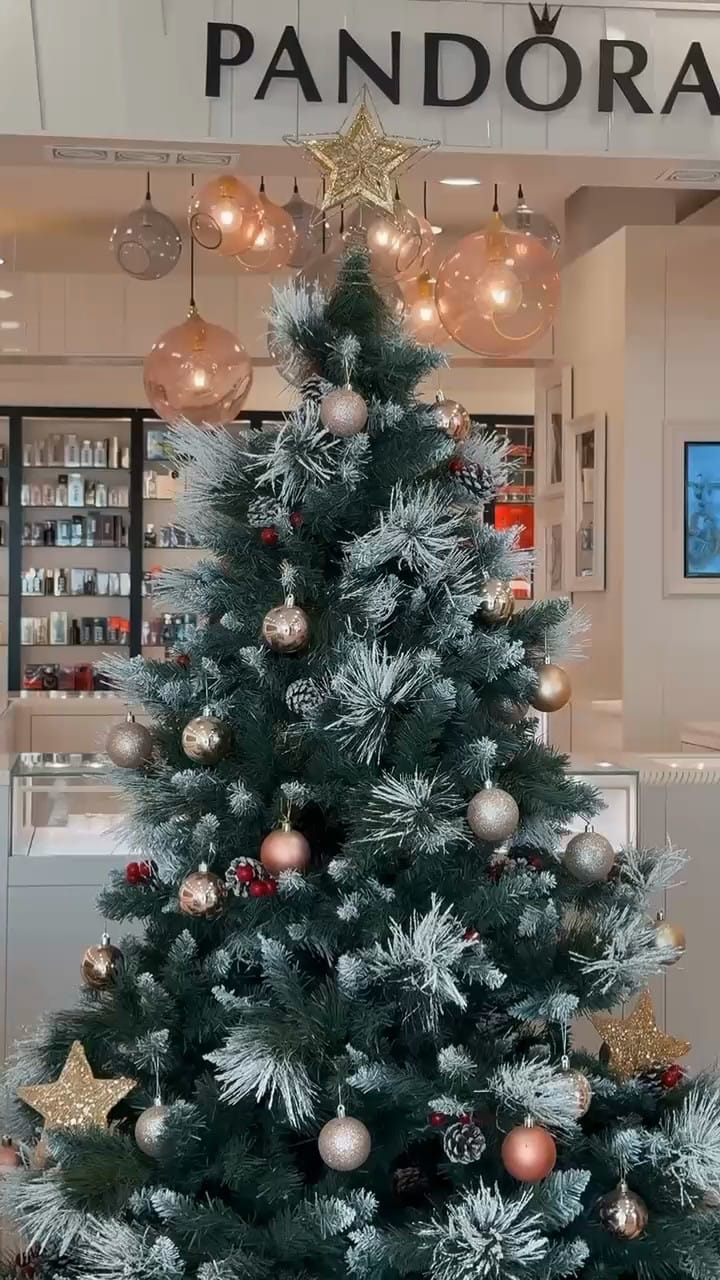 Post 9 by Sam Parfums on Instagram (video)