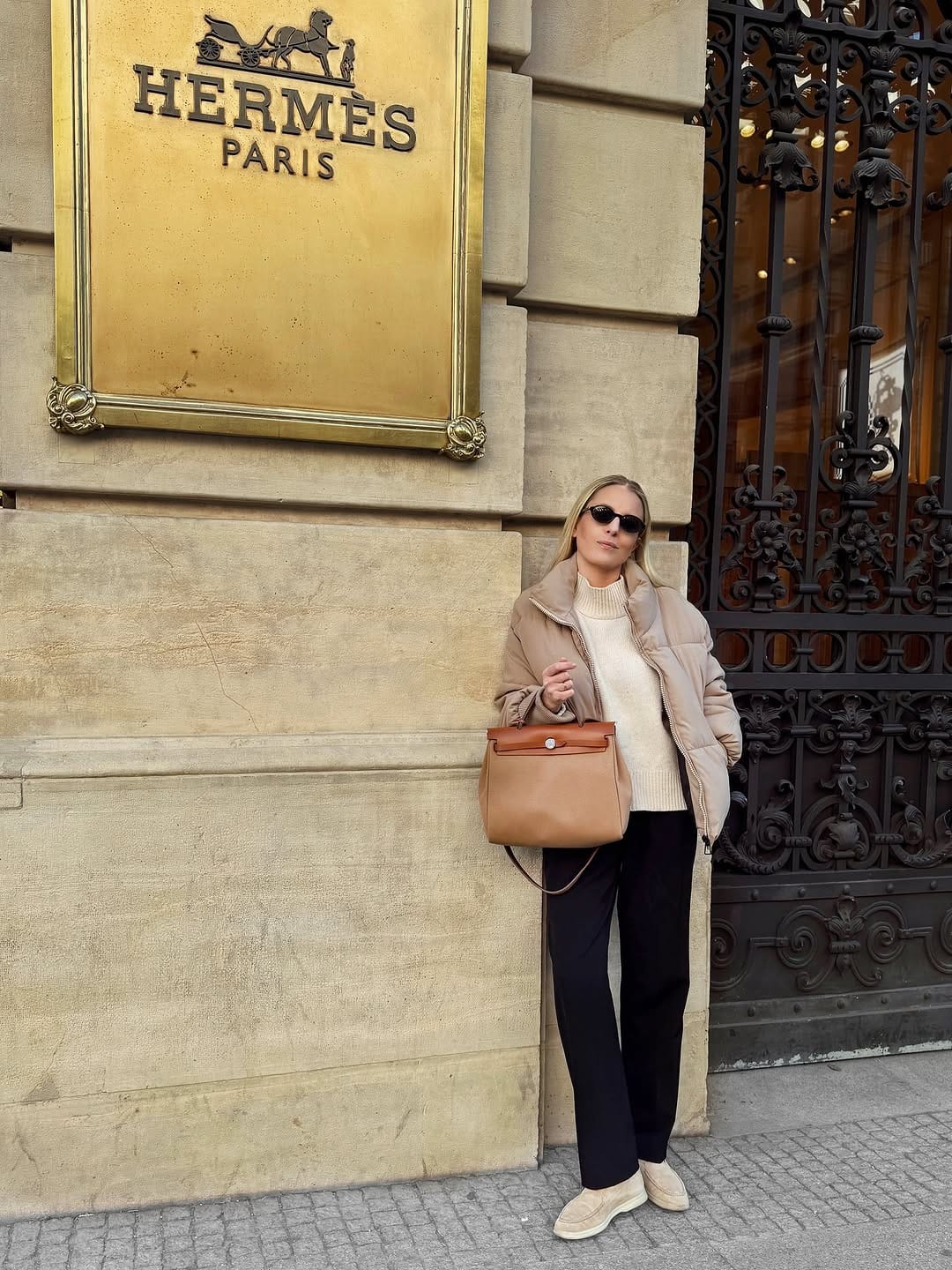 Post 6 by Trini González  •  Capsule Wardrobe on Instagram (carousel)