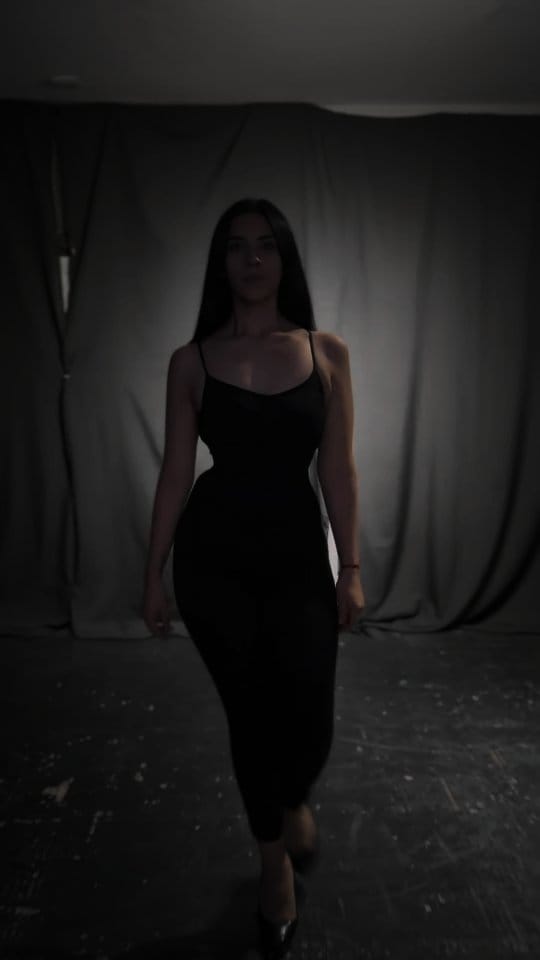 Post 3 by Nayra Arjona on Instagram (video)