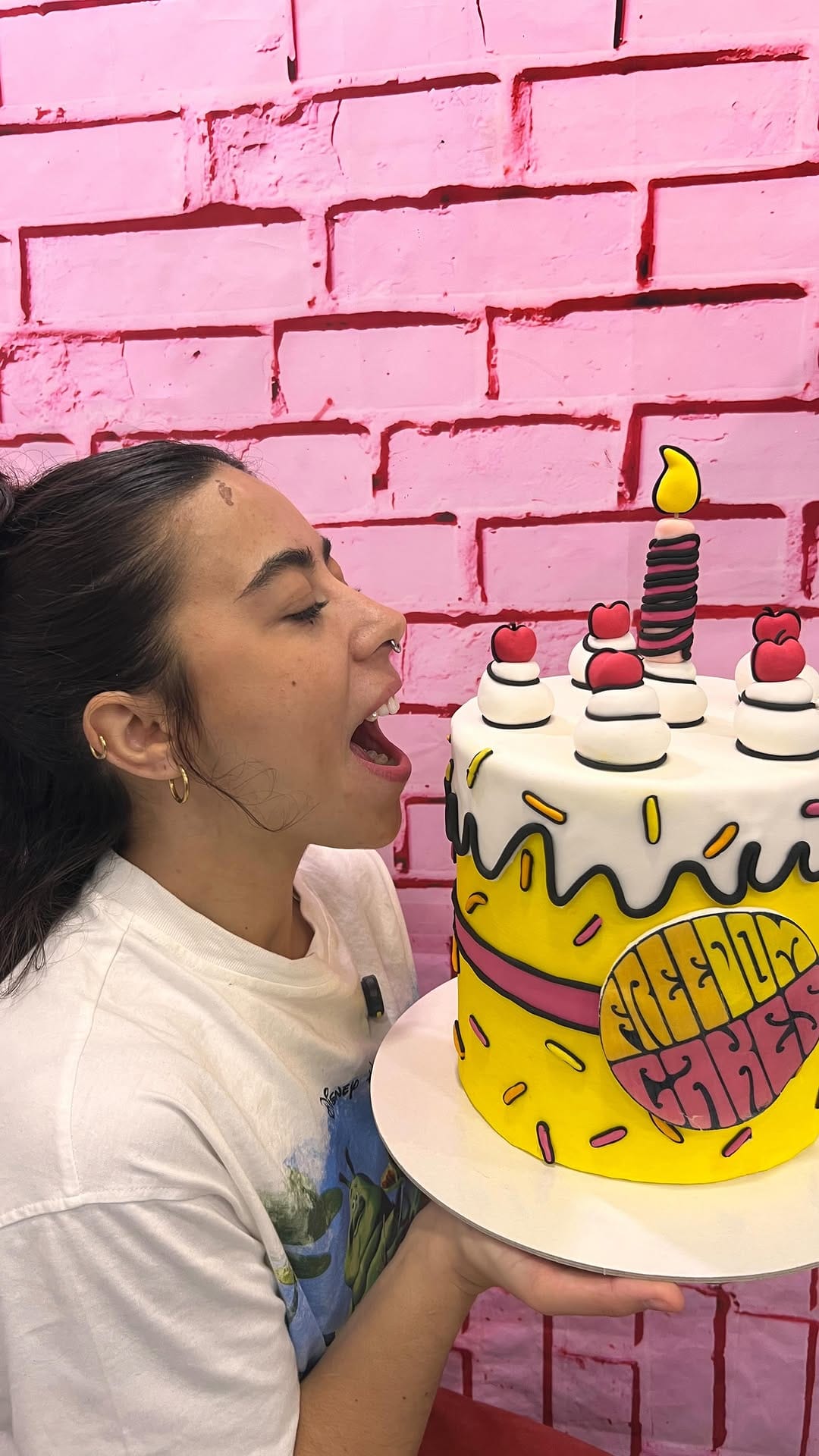 Post 7 by Freedom Cakes Vegan 🌱 on Instagram (video)