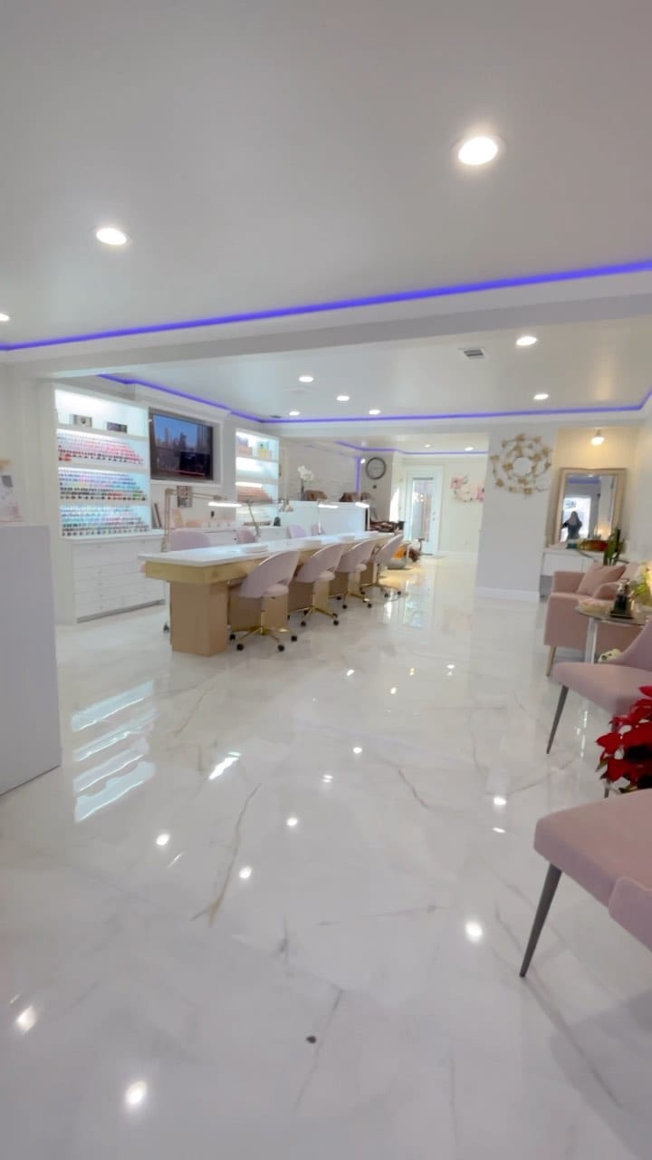 Post 10 by Nail Salon | Pedi-Medi | Acrylic | Gel X-Builder | Dip | Wax on Instagram (video)