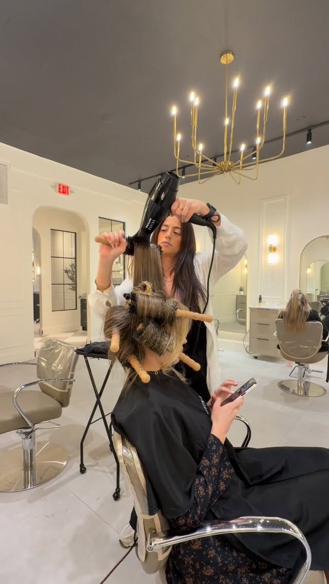 Post 6 by Ibiza Hair Tools on Instagram (video)