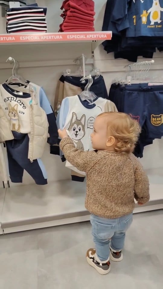 Post 5 by Familia Zalexa on Instagram (video)