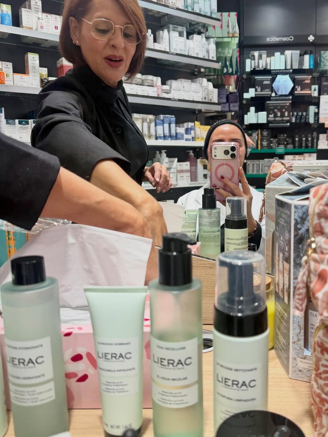 Post 3 by Farmacia Paseo del Mar on Instagram (carousel)