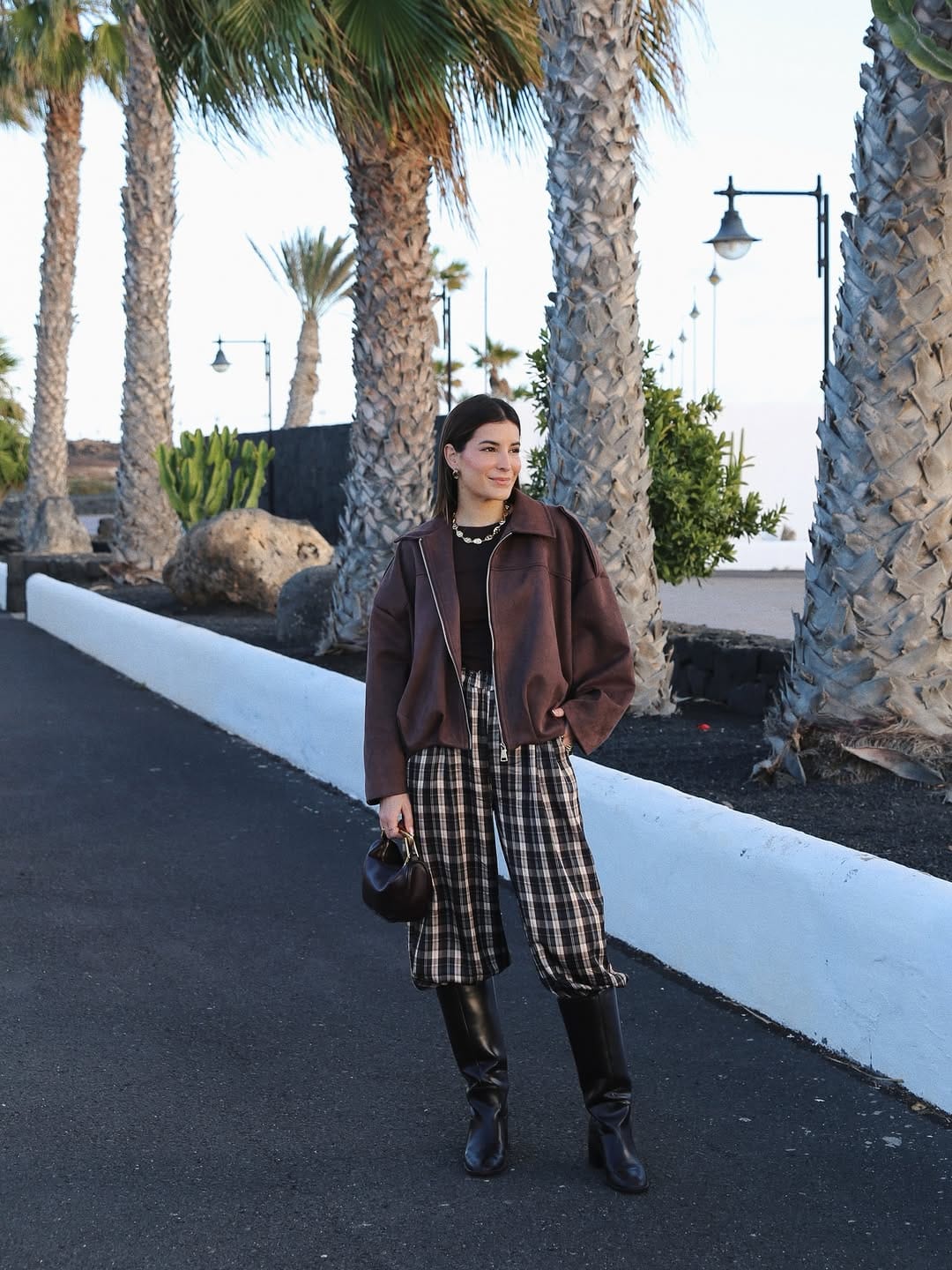Post 4 by Laura Ramirez - Lanzarote on Instagram (carousel)