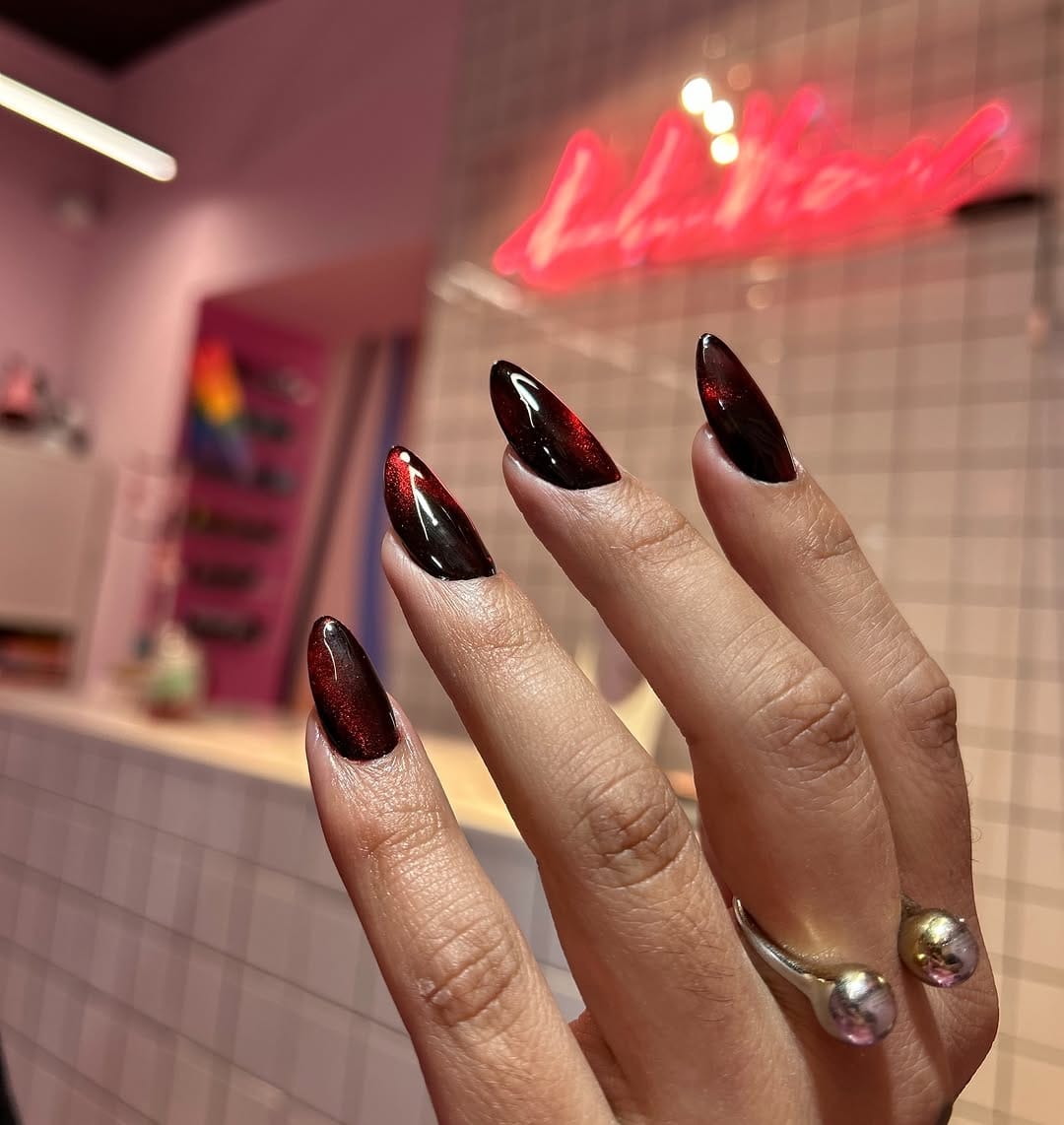Post 9 by Luz Belenguer / Nail Artist on Instagram (carousel)