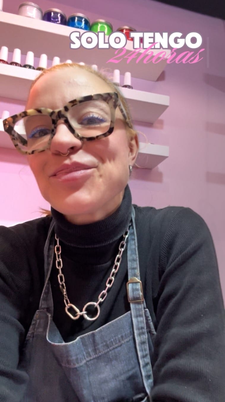 Post 3 by Luz Belenguer / Nail Artist on Instagram (video)