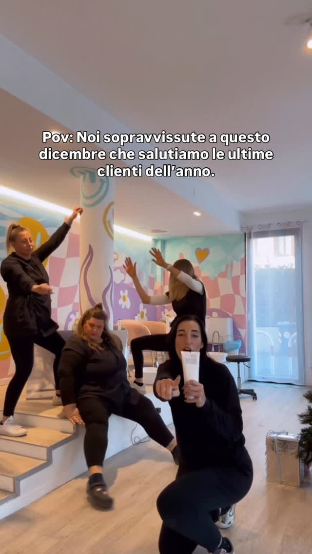 Post 8 by Queenconte nails & beauty on Instagram (video)