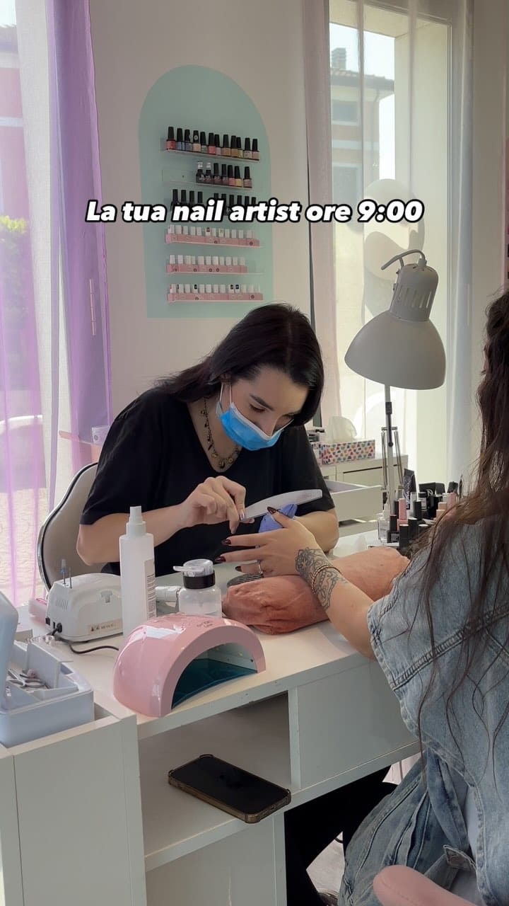 Post 10 by Queenconte nails & beauty on Instagram (video)