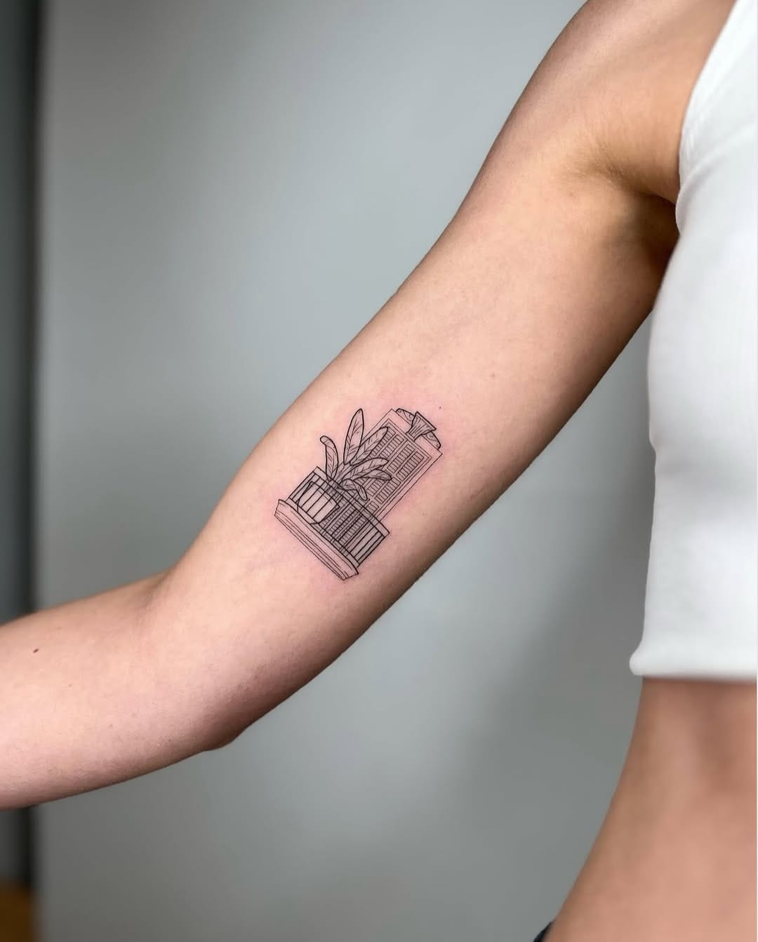 Post 4 by N.8 Tattoo Barcelona on Instagram (carousel)